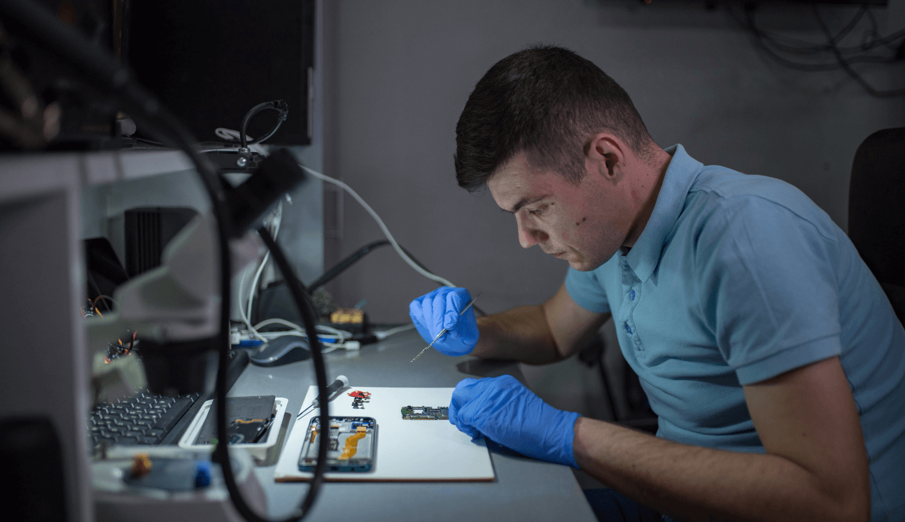 Picture of Breaking Barriers: How to Start a Phone Repair Business
